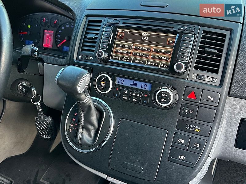 Минивэн Volkswagen Multivan 2008 в Киеве