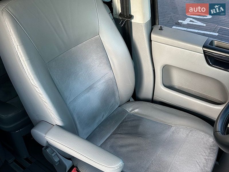Минивэн Volkswagen Multivan 2008 в Киеве