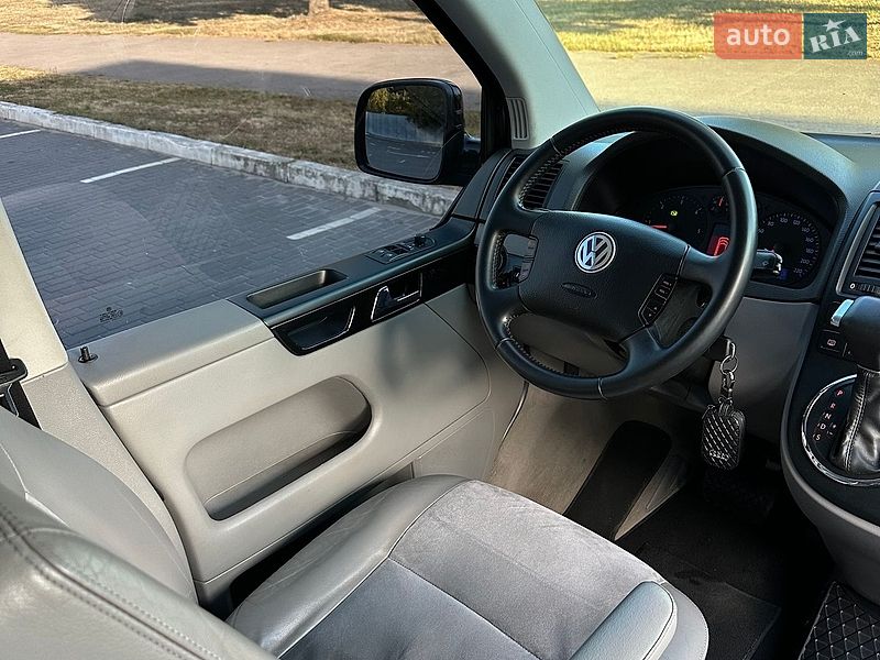 Минивэн Volkswagen Multivan 2008 в Киеве