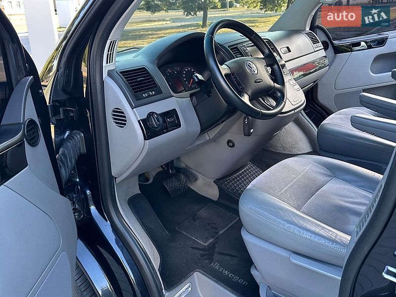 Минивэн Volkswagen Multivan 2008 в Киеве