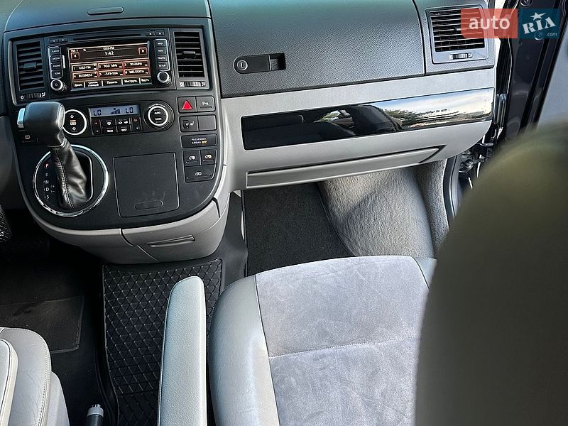 Минивэн Volkswagen Multivan 2008 в Киеве