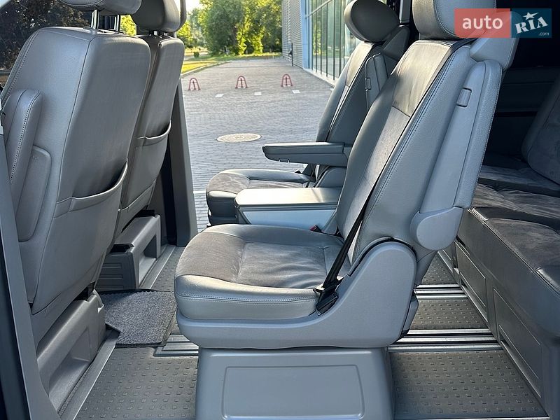 Минивэн Volkswagen Multivan 2008 в Киеве