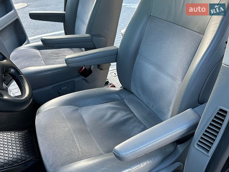 Минивэн Volkswagen Multivan 2008 в Киеве
