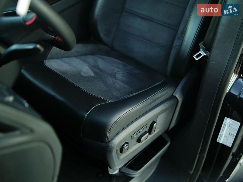 Минивэн Volkswagen Multivan 2016 в Львове