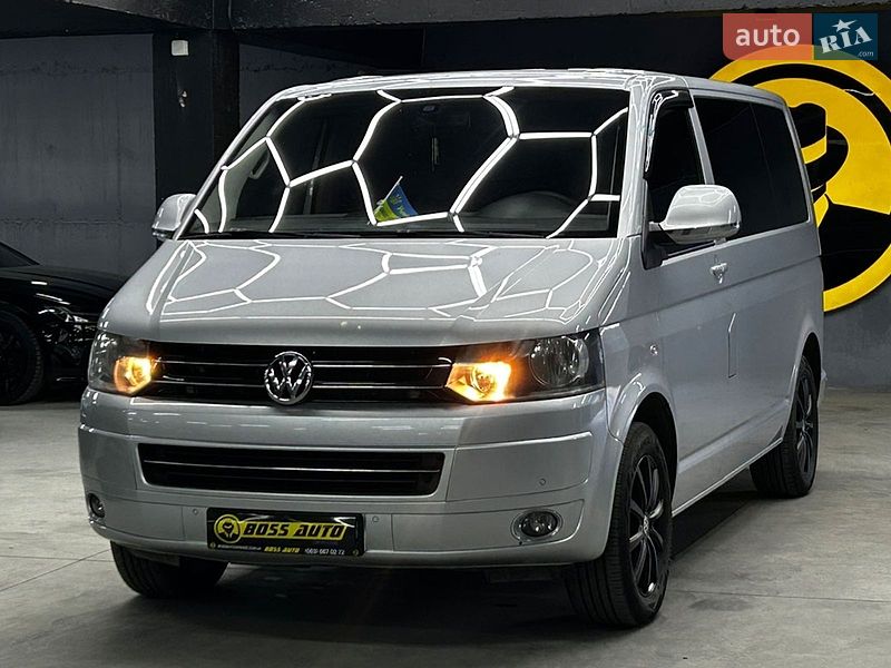 Минивэн Volkswagen Multivan 2014 в Черновцах