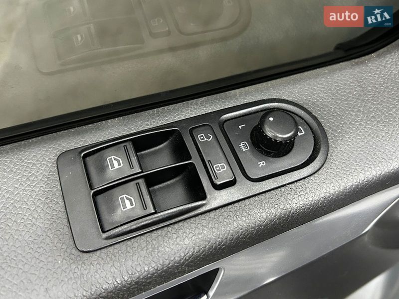 Минивэн Volkswagen Multivan 2014 в Черновцах