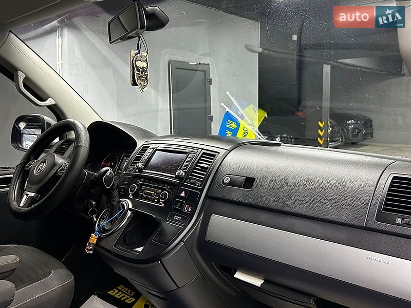 Минивэн Volkswagen Multivan 2014 в Черновцах