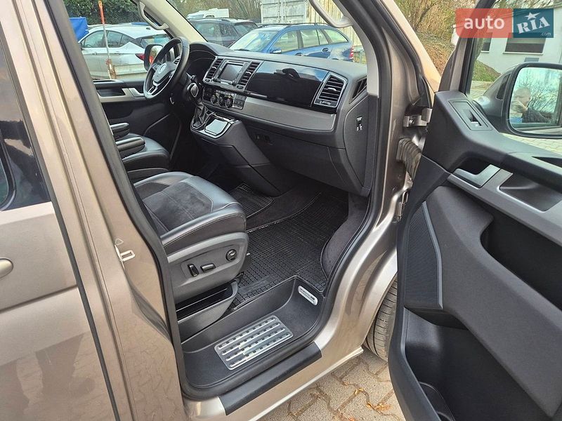 Минивэн Volkswagen Multivan 2015 в Черновцах