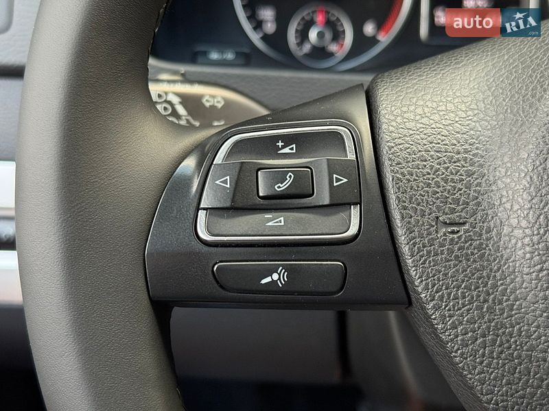 Минивэн Volkswagen Multivan 2014 в Киеве