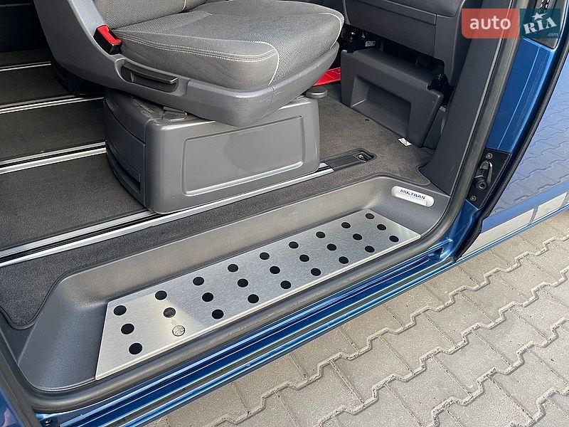Минивэн Volkswagen Multivan 2013 в Луцке