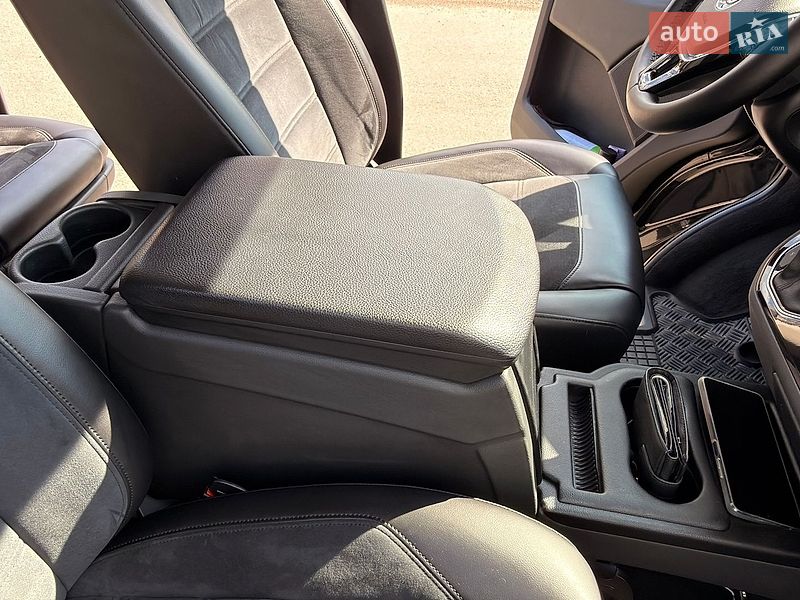 Минивэн Volkswagen Multivan 2016 в Ковеле