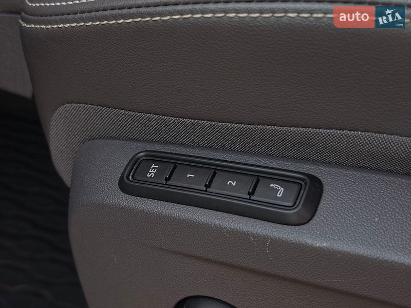Минивэн Volkswagen Multivan 2024 в Ровно