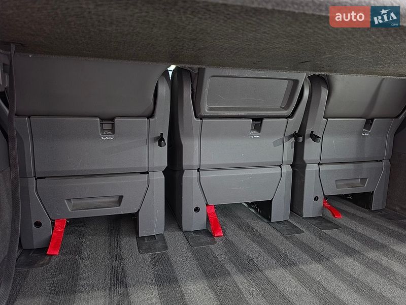 Минивэн Volkswagen Multivan 2024 в Ровно