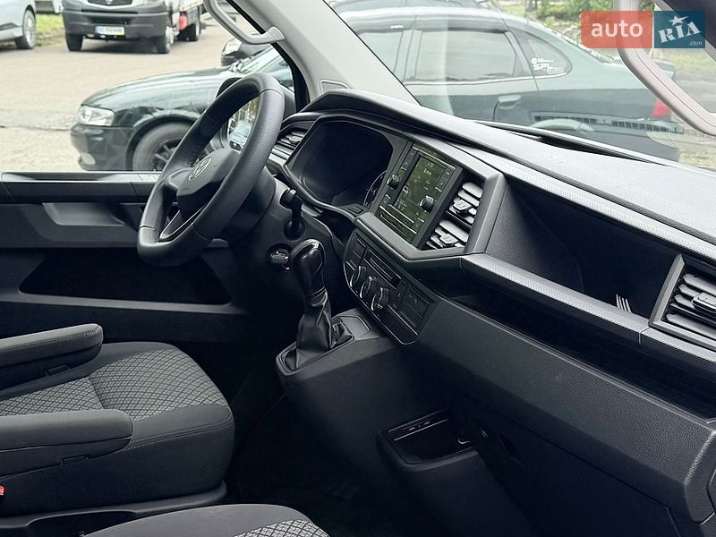 Минивэн Volkswagen Multivan 2020 в Львове