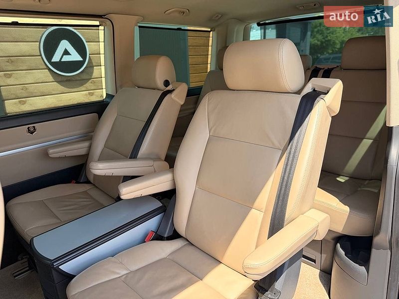 Минивэн Volkswagen Multivan 2013 в Житомире