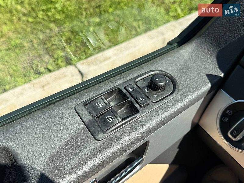 Минивэн Volkswagen Multivan 2013 в Житомире