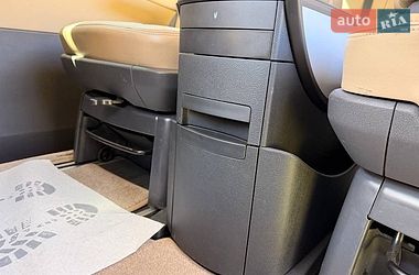 Минивэн Volkswagen Multivan 2013 в Житомире