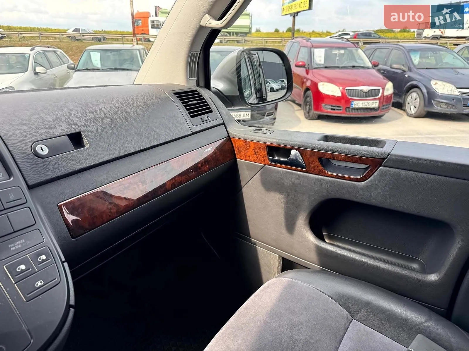 2012 Volkswagen Multivan - мініатюра 17