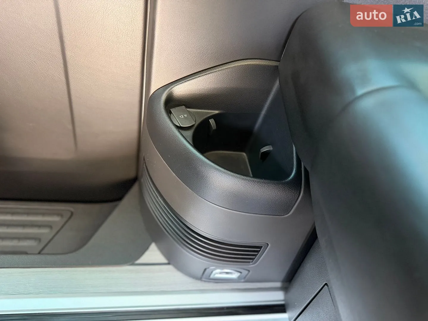2018 Volkswagen Multivan - мініатюра 32