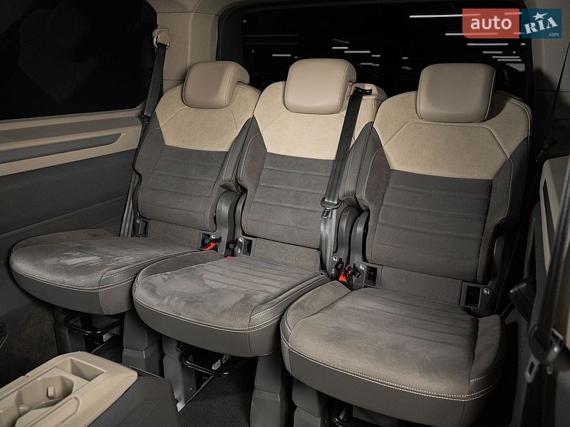 Минивэн Volkswagen Multivan 2022 в Луцке