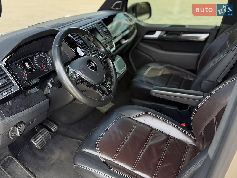 Минивэн Volkswagen Multivan 2017 в Днепре