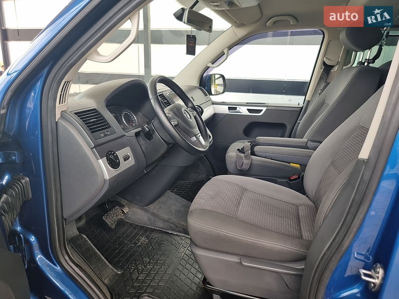 Минивэн Volkswagen Multivan 2013 в Виннице
