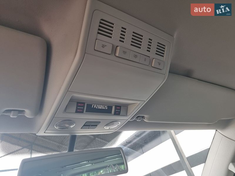 Минивэн Volkswagen Multivan 2013 в Виннице