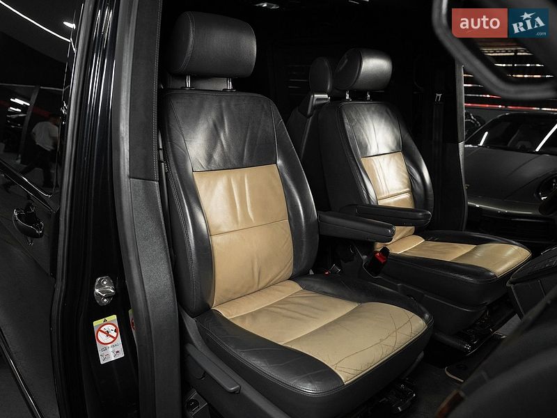 Минивэн Volkswagen Multivan 2011 в Одессе