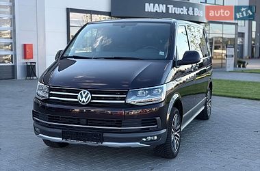 Мінівен Volkswagen Multivan 2017 в Чернівцях