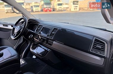 Мінівен Volkswagen Multivan 2017 в Чернівцях