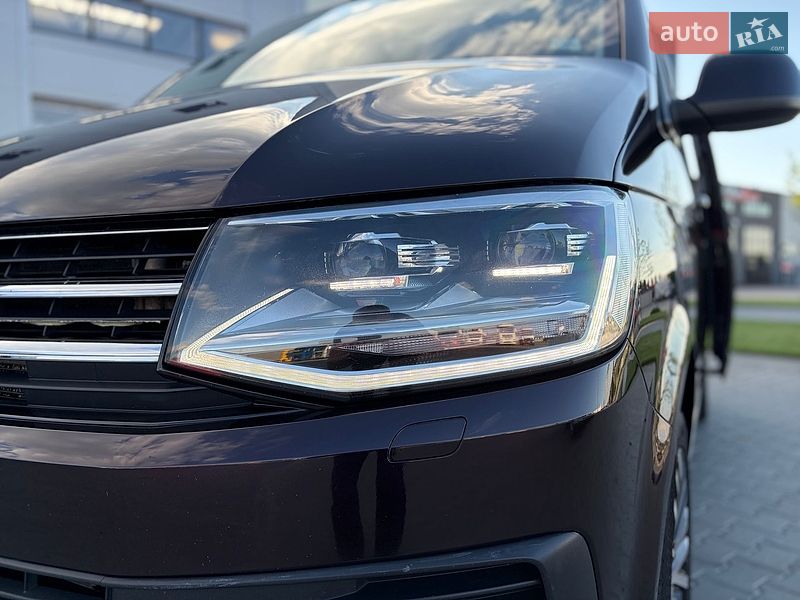 Мінівен Volkswagen Multivan 2017 в Чернівцях