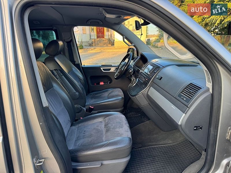 Минивэн Volkswagen Multivan 2012 в Каменке