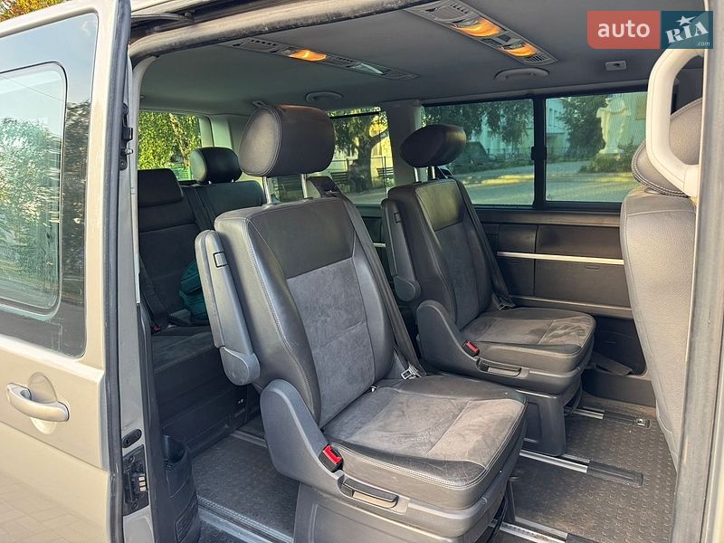 Минивэн Volkswagen Multivan 2012 в Каменке