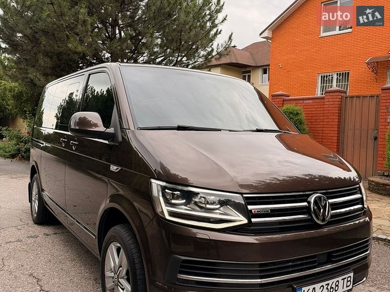 Мінівен Volkswagen Multivan 2017 в Дніпрі