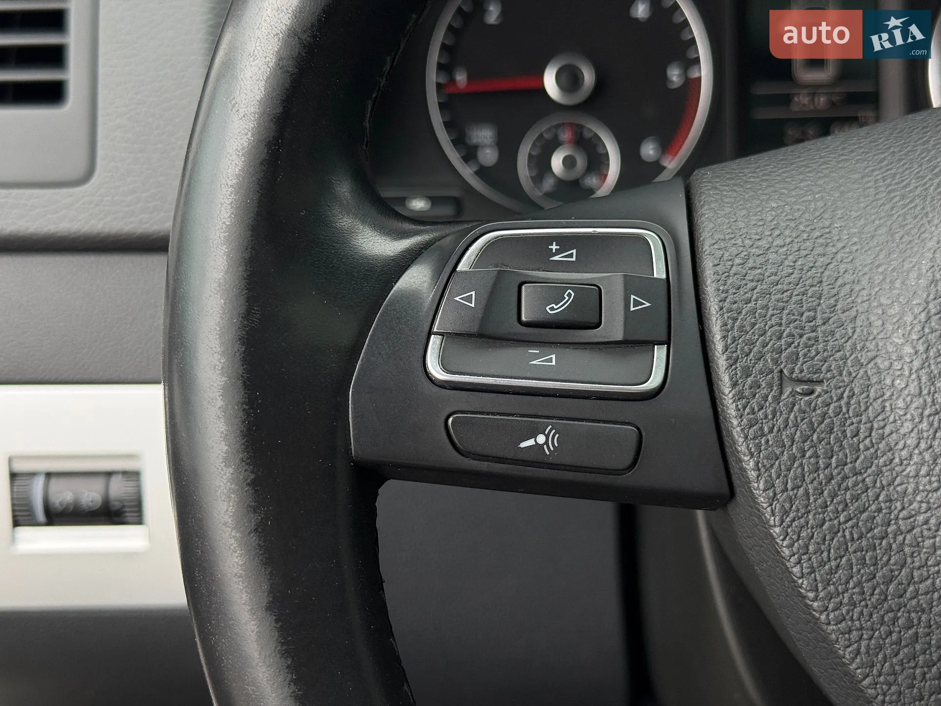 2012 Volkswagen Multivan - мініатюра 31
