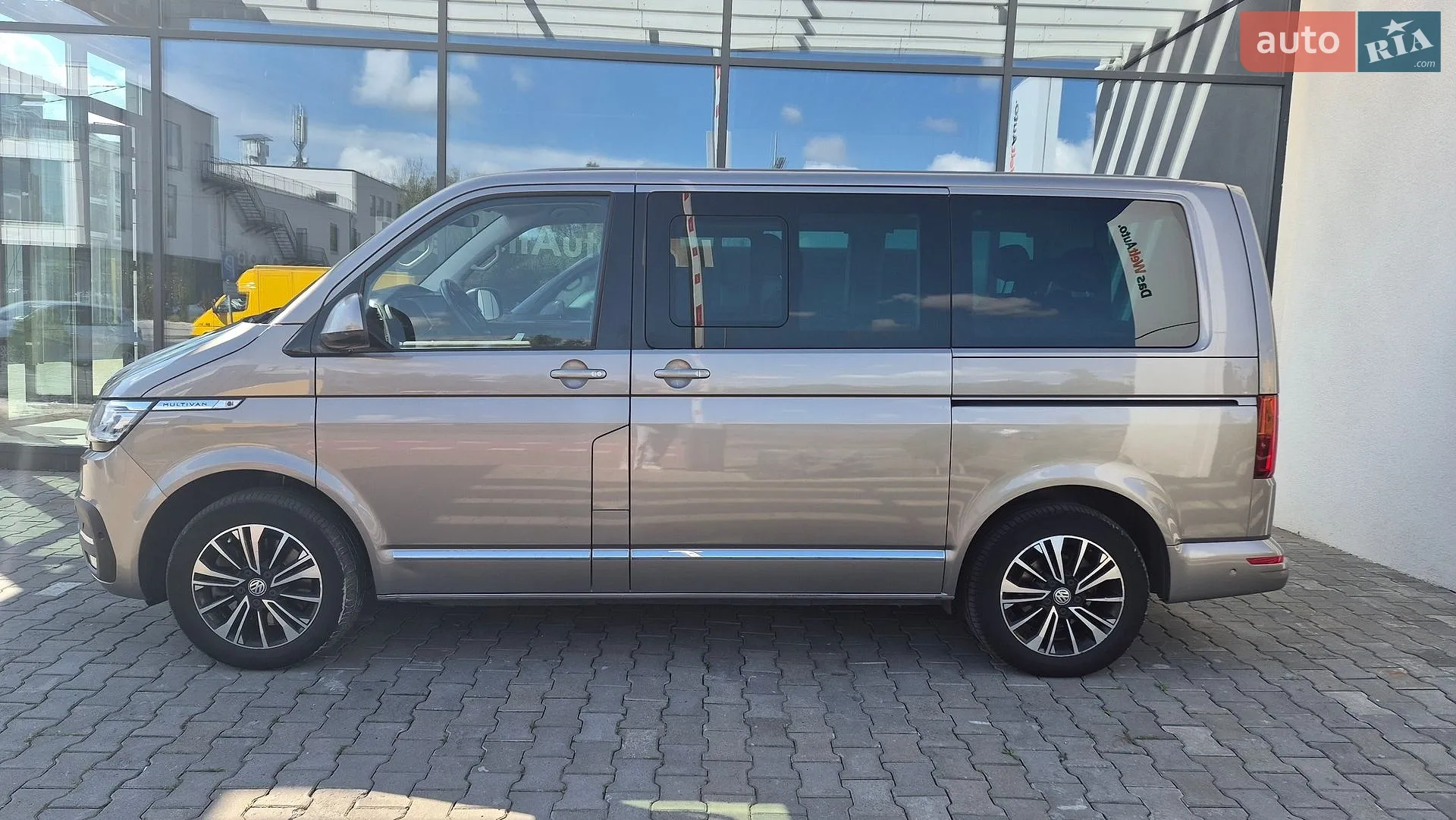 2022 Volkswagen Multivan - мініатюра 3