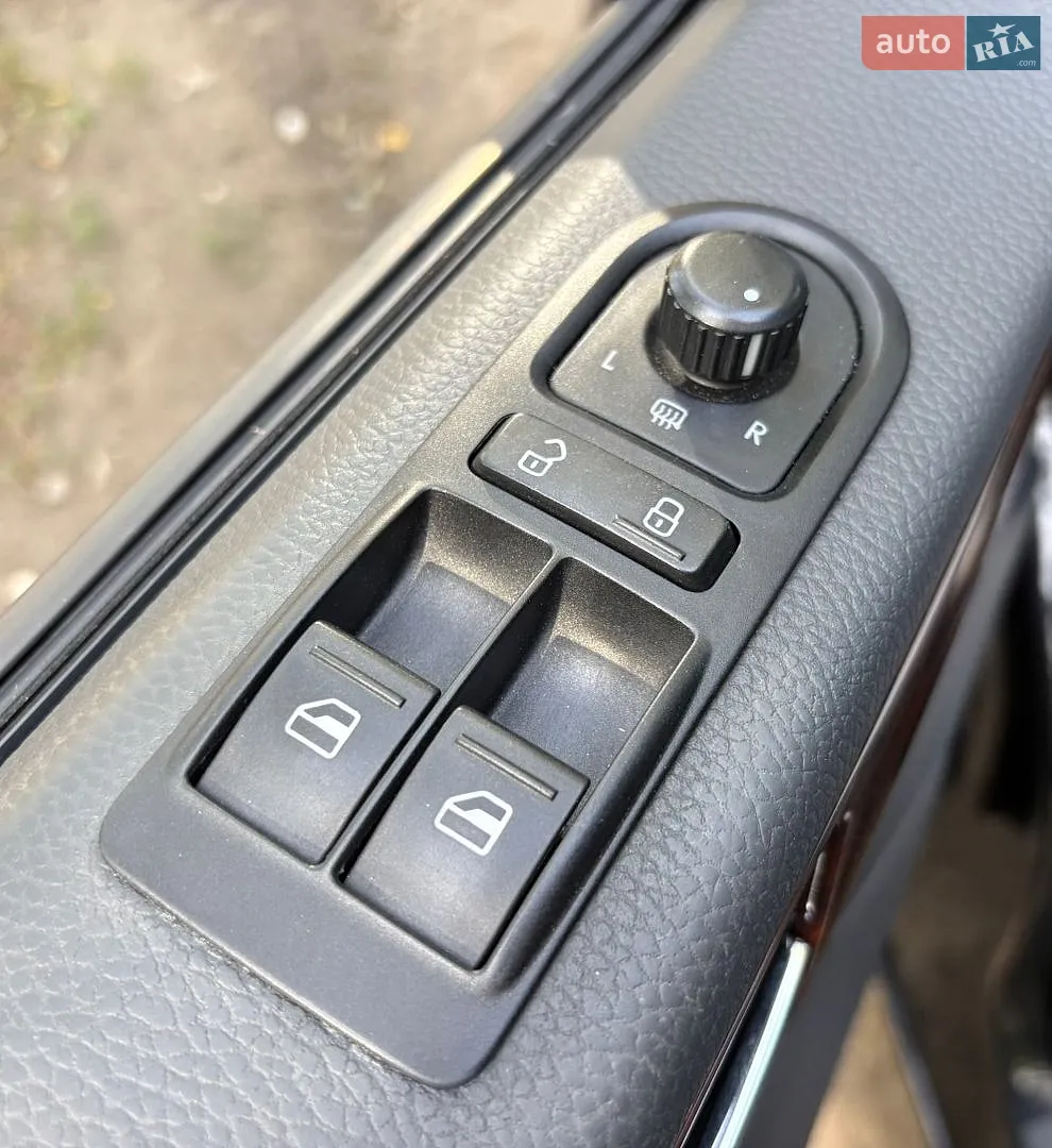 2012 Volkswagen Multivan - мініатюра 37