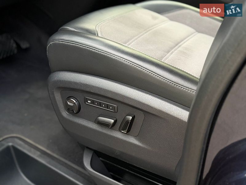 Минивэн Volkswagen Multivan 2020 в Луцке
