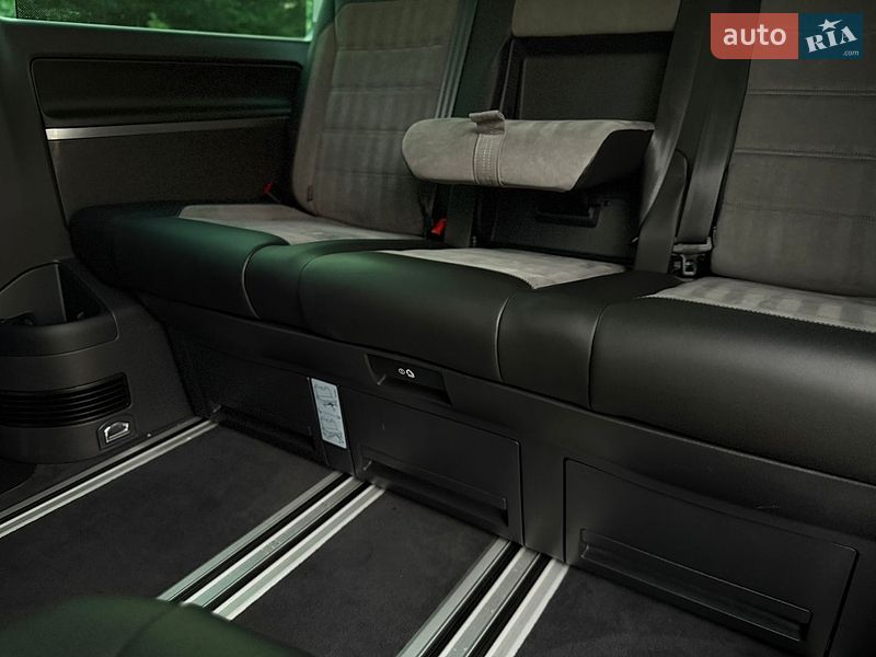 Минивэн Volkswagen Multivan 2020 в Луцке