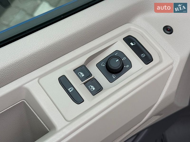 Мінівен Volkswagen Multivan 2022 в Хмельницькому