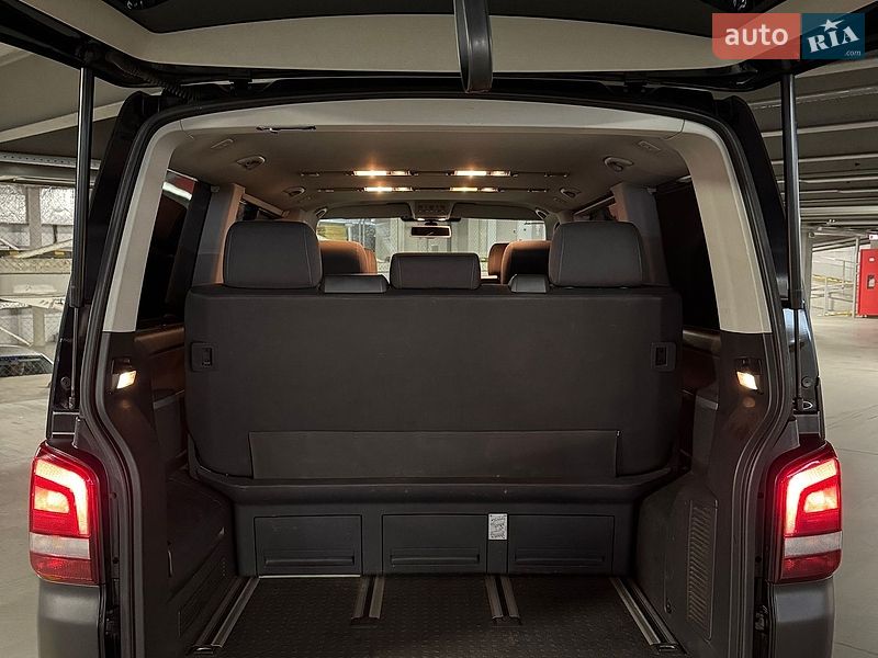 Минивэн Volkswagen Multivan 2013 в Виннице