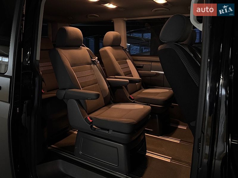 Минивэн Volkswagen Multivan 2013 в Виннице