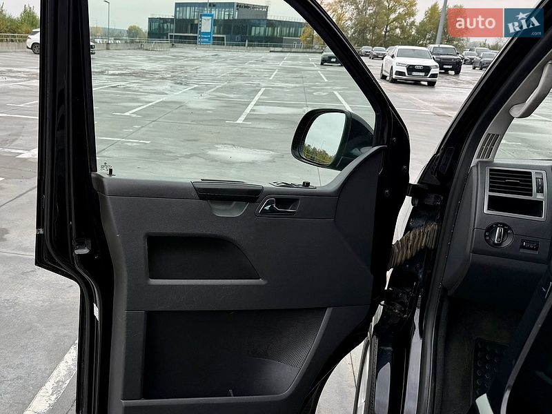 Минивэн Volkswagen Multivan 2013 в Киеве