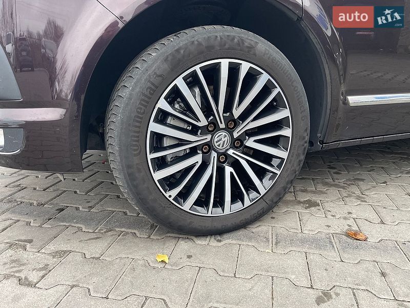 Минивэн Volkswagen Multivan 2016 в Луцке