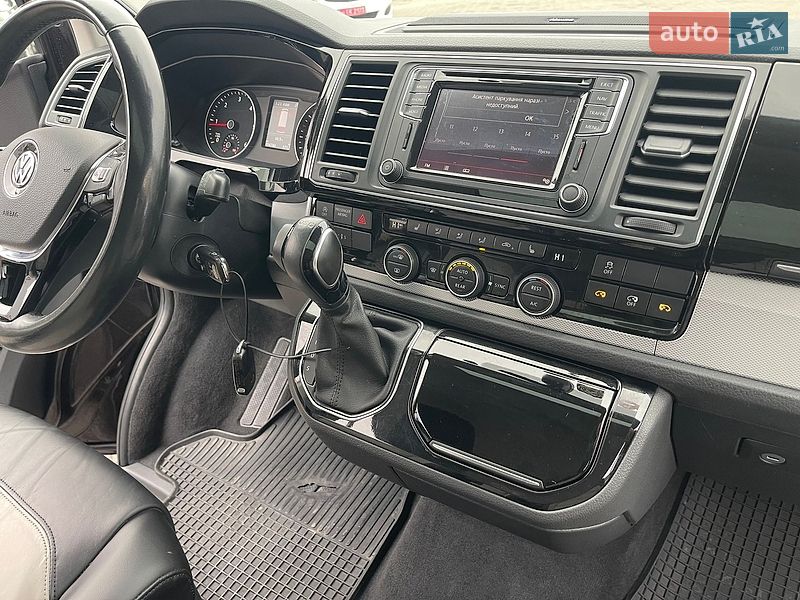 Минивэн Volkswagen Multivan 2016 в Луцке