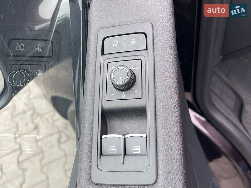 Минивэн Volkswagen Multivan 2016 в Луцке