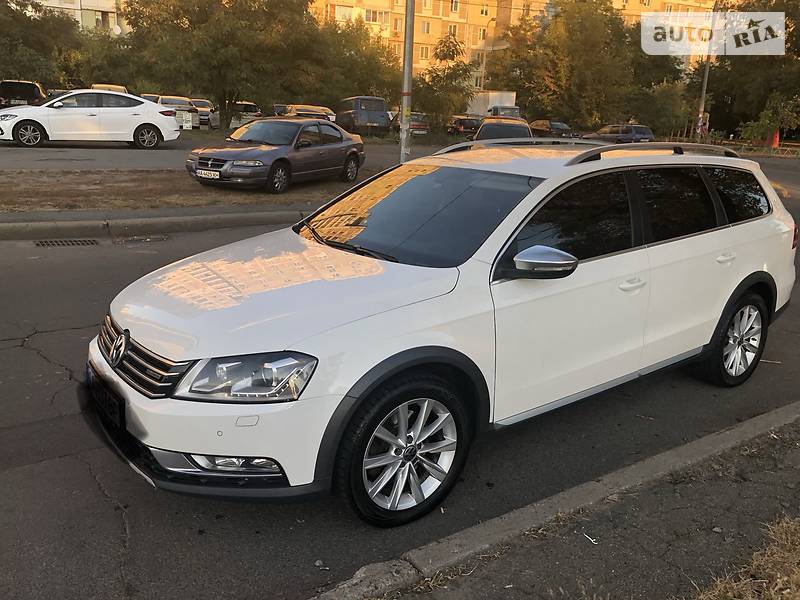 Універсал Volkswagen Passat Alltrack 2014 в Києві