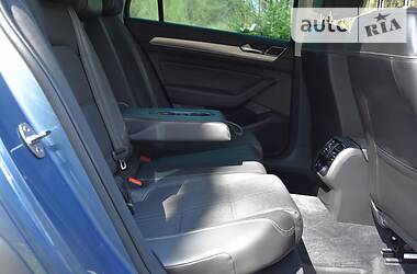 Універсал Volkswagen Passat Alltrack 2016 в 