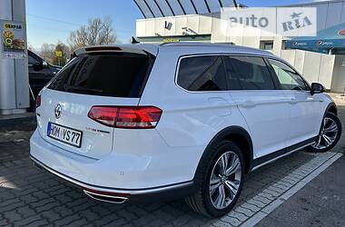 Универсал Volkswagen Passat Alltrack 2016 в Дрогобыче