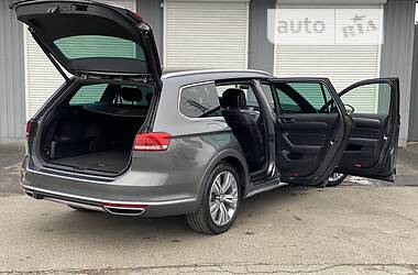 Универсал Volkswagen Passat Alltrack 2017 в Киеве